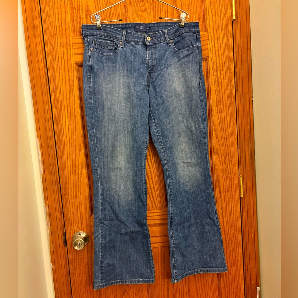GUC Plus Size Levi’s San Fran Slight Curve Classic Bootcut Jeans -  Size 16